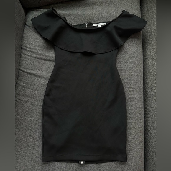 Guess Off-Shoulder Ruffle Bodycon Dress - Picture 5 of 6